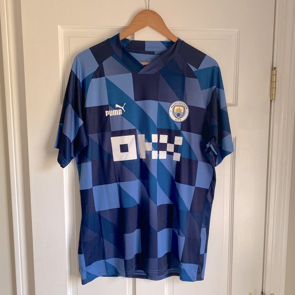Manchester City 2022-2023 Pre-Match Training Top Player Version Size L Mens Puma